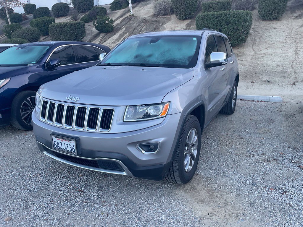 Used 2015 Billet Silver Metallic Jeep Limited image 4