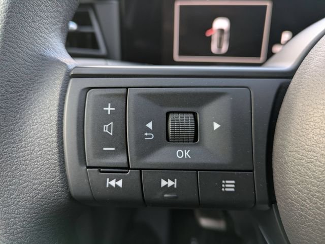 Used 2026 Aspen White Nissan SV image 10