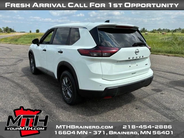 Used 2024 White Nissan S image 6
