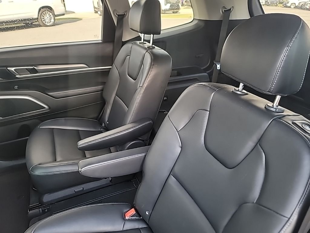 Used 2021 Silver Kia S image 11