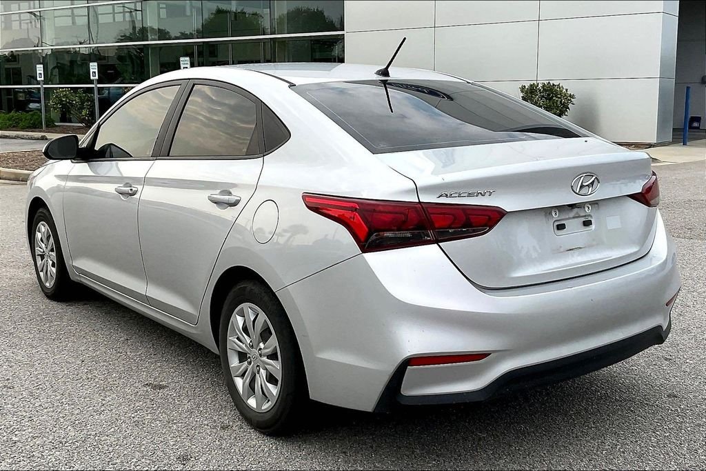 Used 2022 Olympus Silver Metallic Hyundai SE image 4