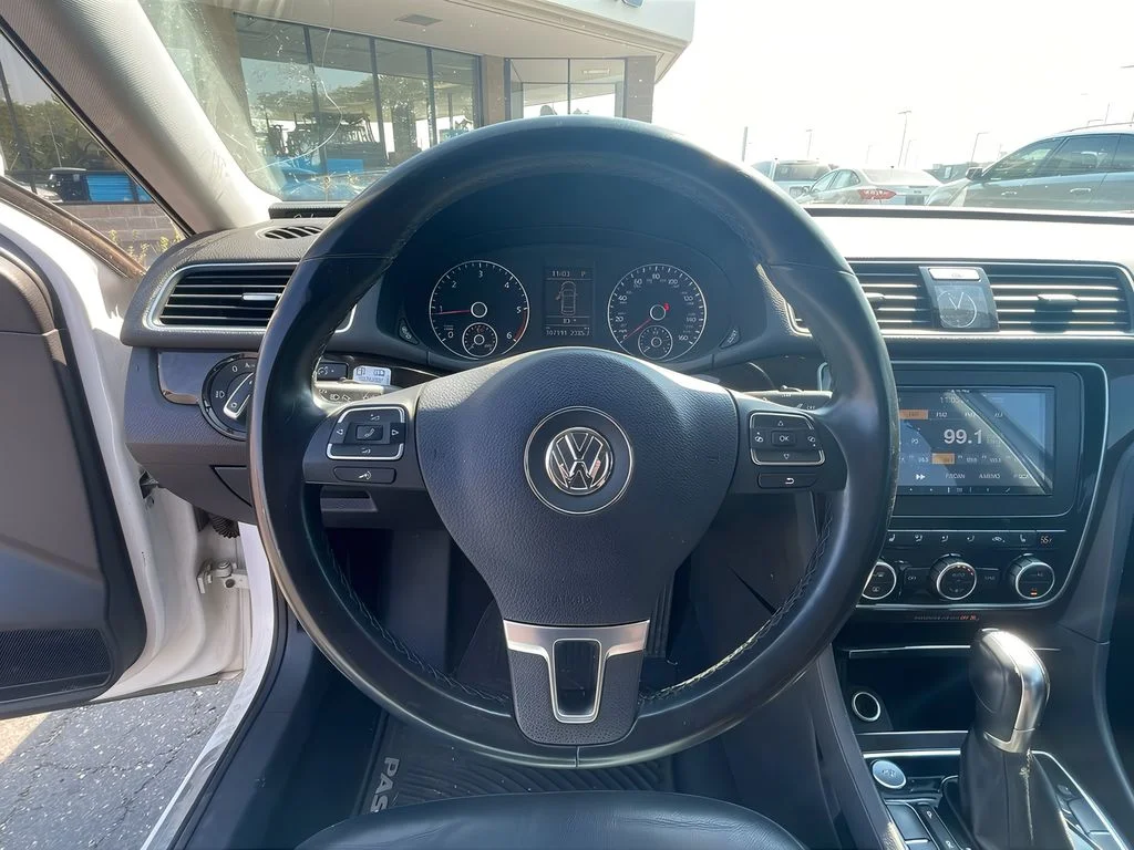 2014 Volkswagen Passat SEL Premium - Photo 15