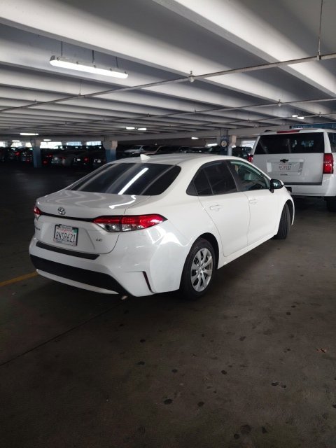 Used 2020 White Toyota LE image 3