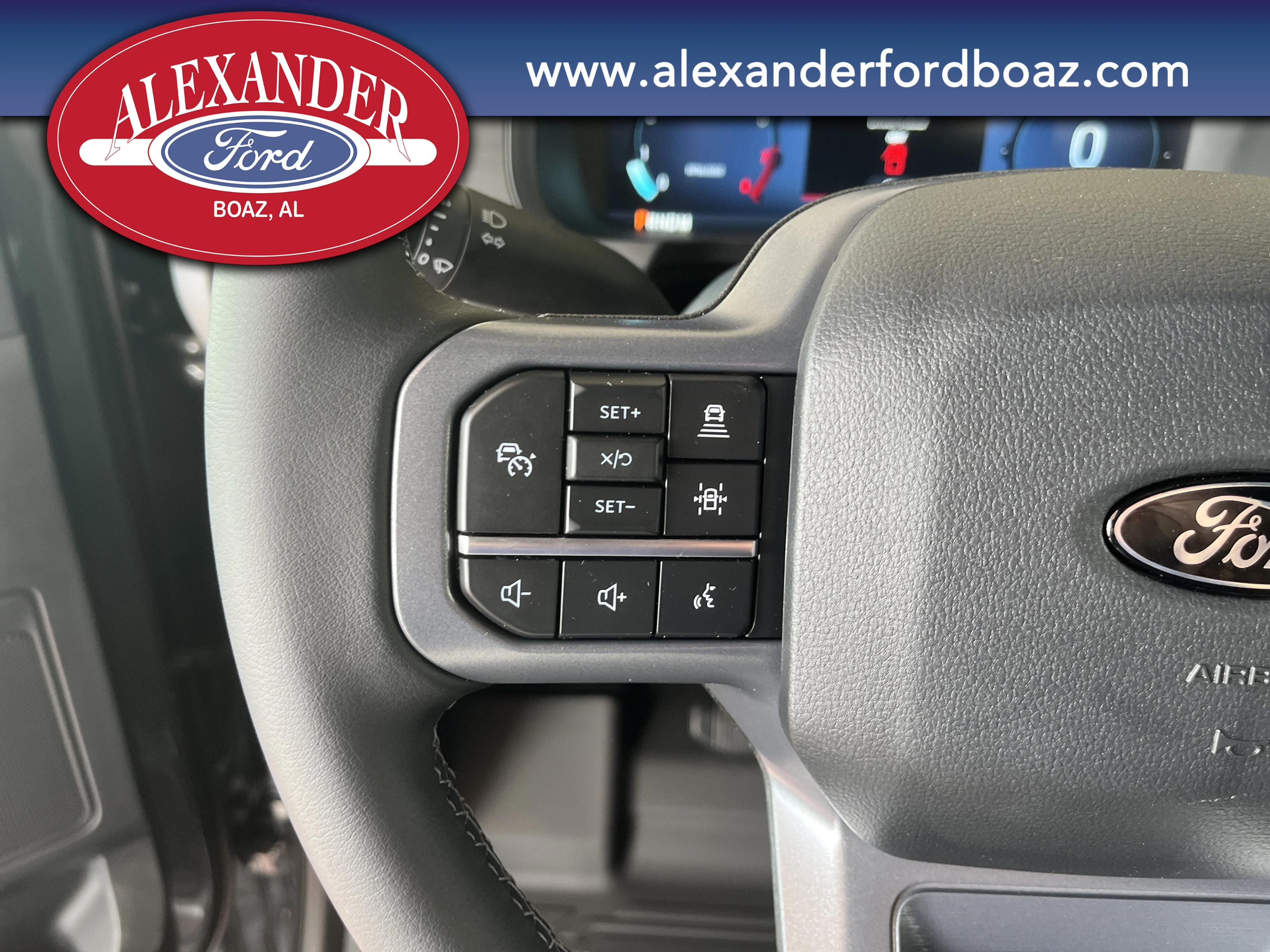 New 2026 Carbonized Gray Metallic Ford XLT image 29
