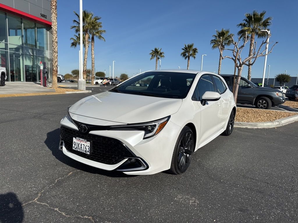 2025 Toyota Corolla Hatchback XSE - Photo 2