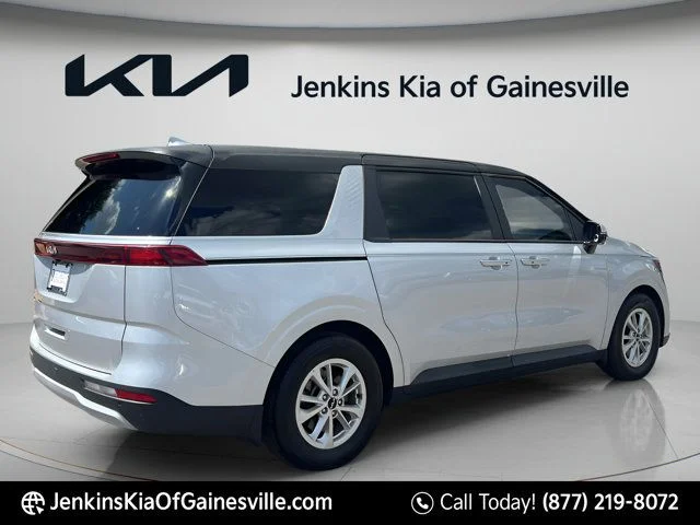 Used 2023 Silver Kia LX Seat Package image 3
