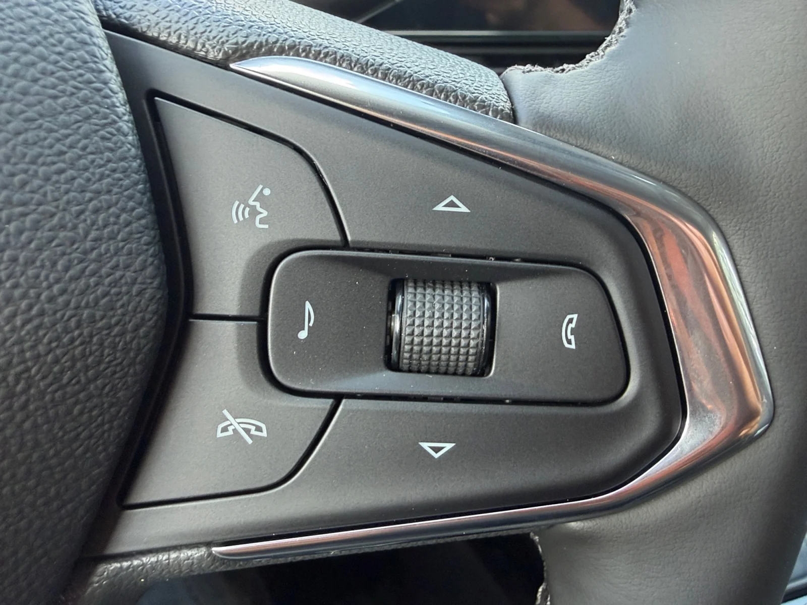 New 2026 Mosaic Black Metallic Chevrolet LT image 23