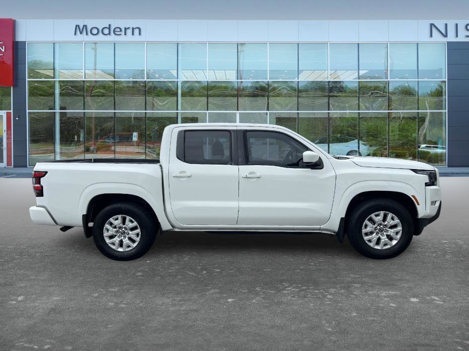 Used 2023 Glacier White Nissan SV image 4