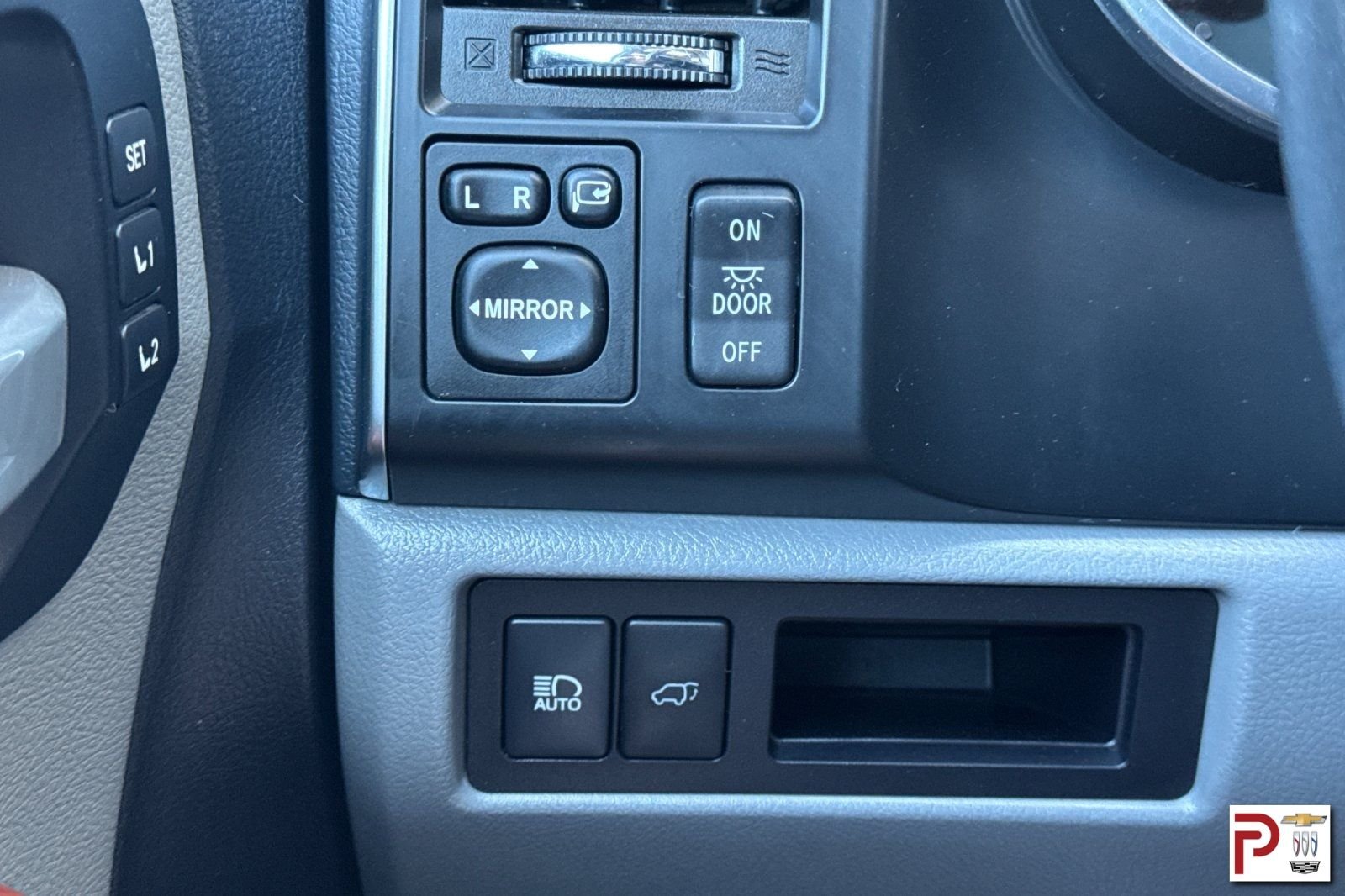 Used 2019 Silver Toyota Platinum image 34