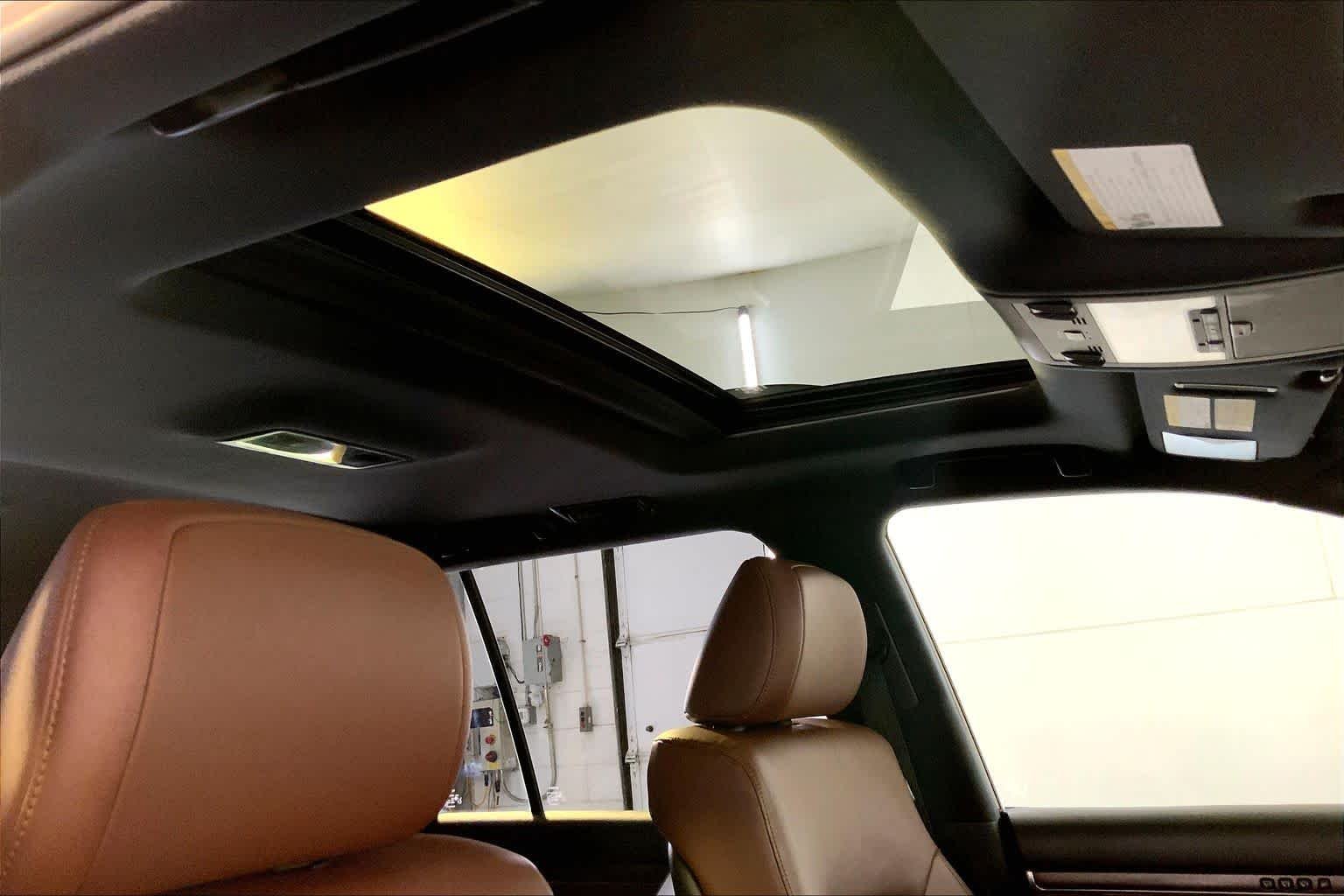 Used 2019 Blizzard Pearl Toyota  image 14