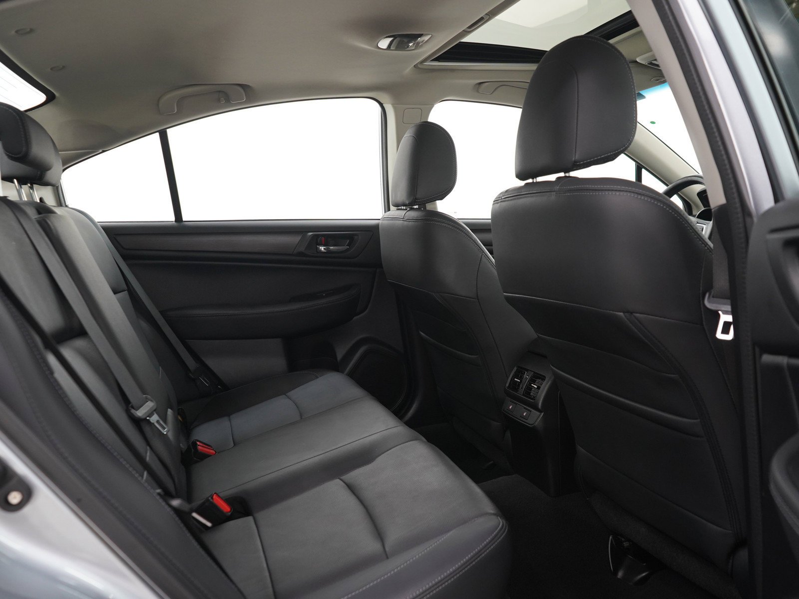 Used 2016 Ice Silver Metallic Subaru 2.5i image 12
