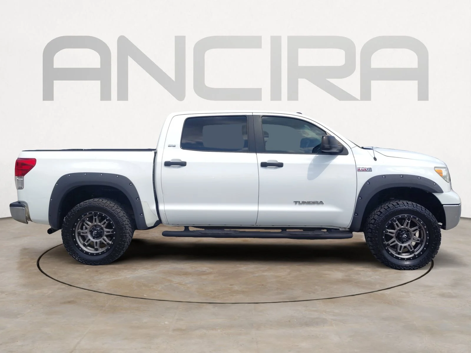 Used 2013 Super White Toyota Grade image 12