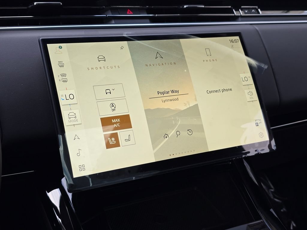 New 2026 Borasco Grey LAND ROVER Dynamic SE image 19