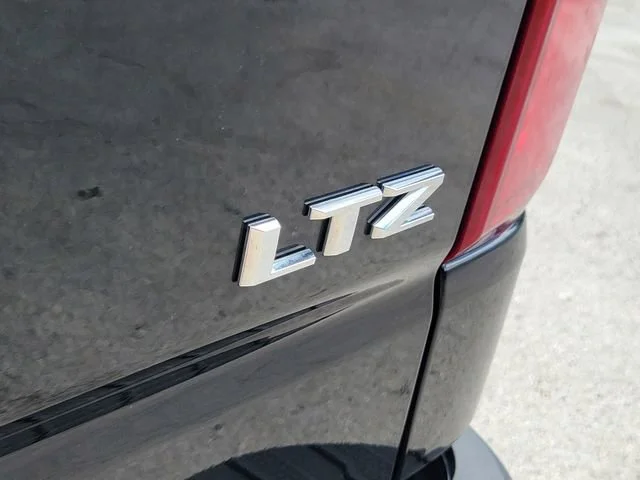 2025 Chevrolet Silverado 1500 LTZ - Photo 9