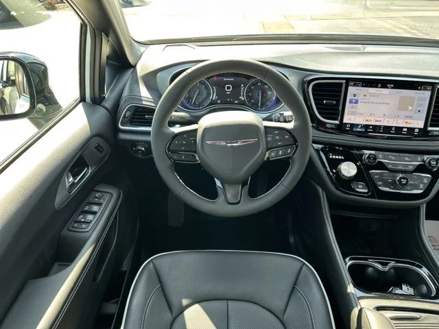 New 2026 Bright White Clearcoat Chrysler Limited image 24