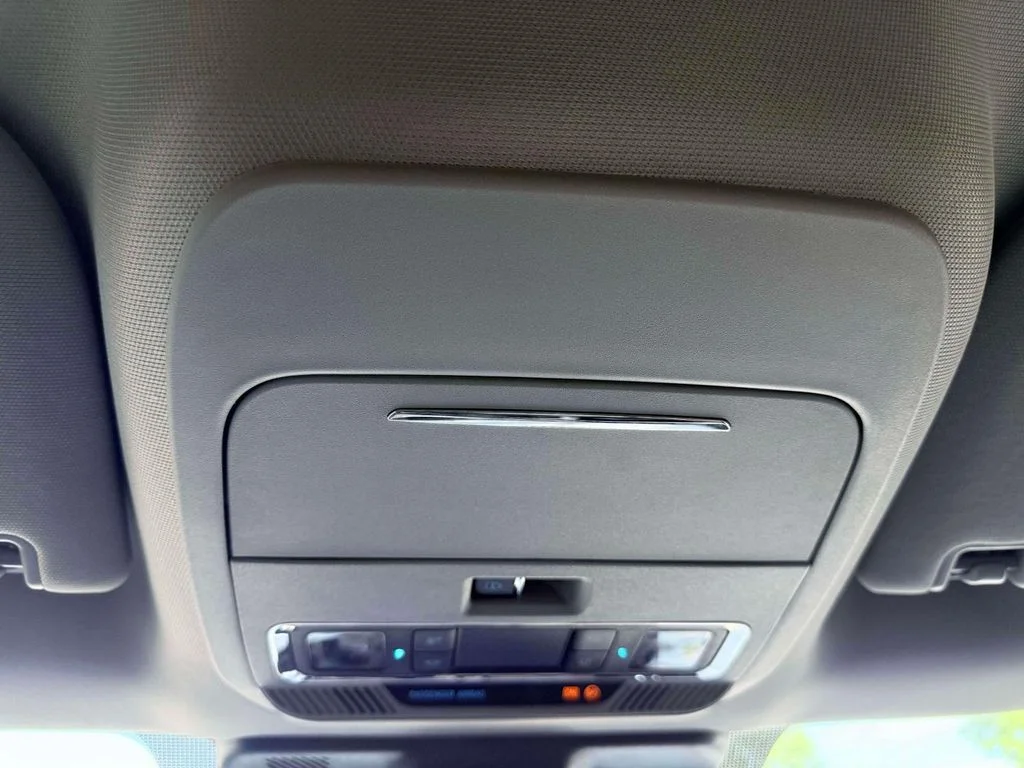 Used 2024 Gray Ford Lariat image 28