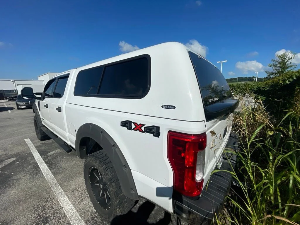 Used 2017 White Ford XLT image 9