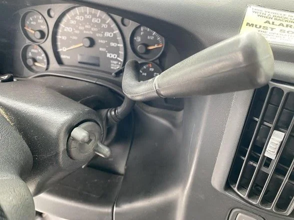 Used 2007 White Chevrolet Work Van image 16