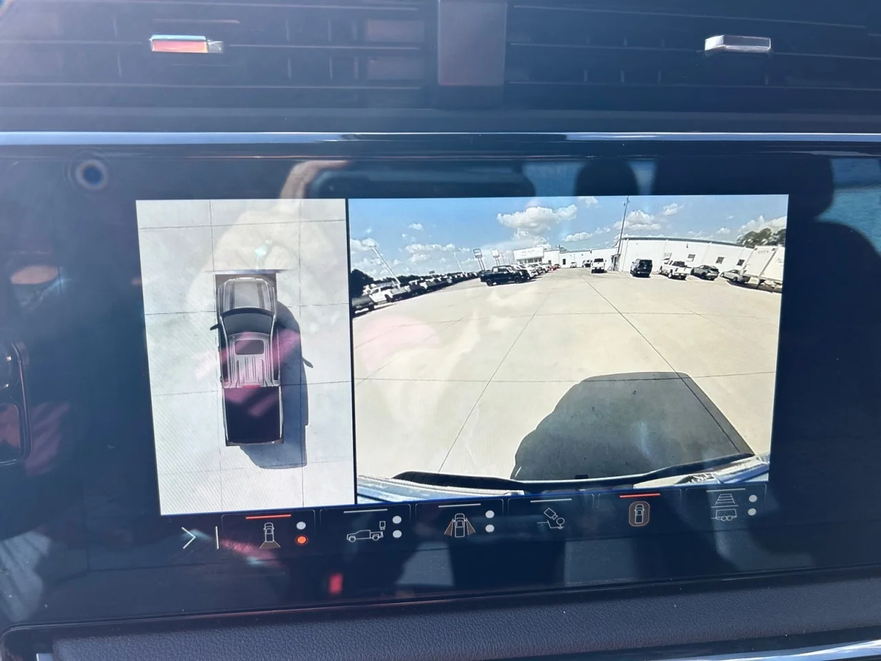 Used 2025 Summit White GMC AT4 image 12
