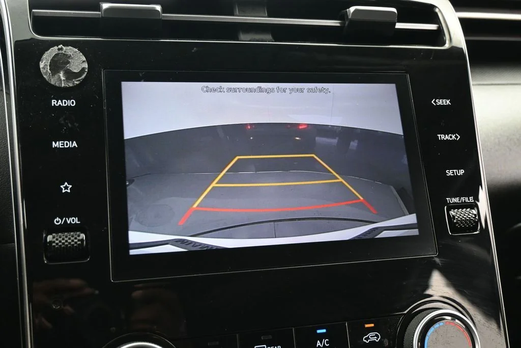 Used 2024 White Pearl Hyundai SE image 17