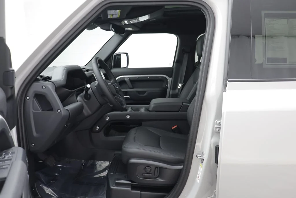 New 2026 Gray Land Rover X-Dynamic SE image 6