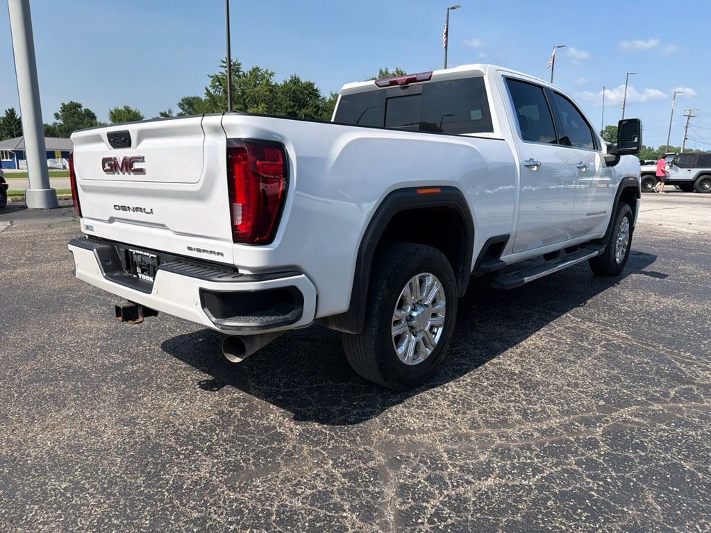 Used 2023 White GMC Denali image 10