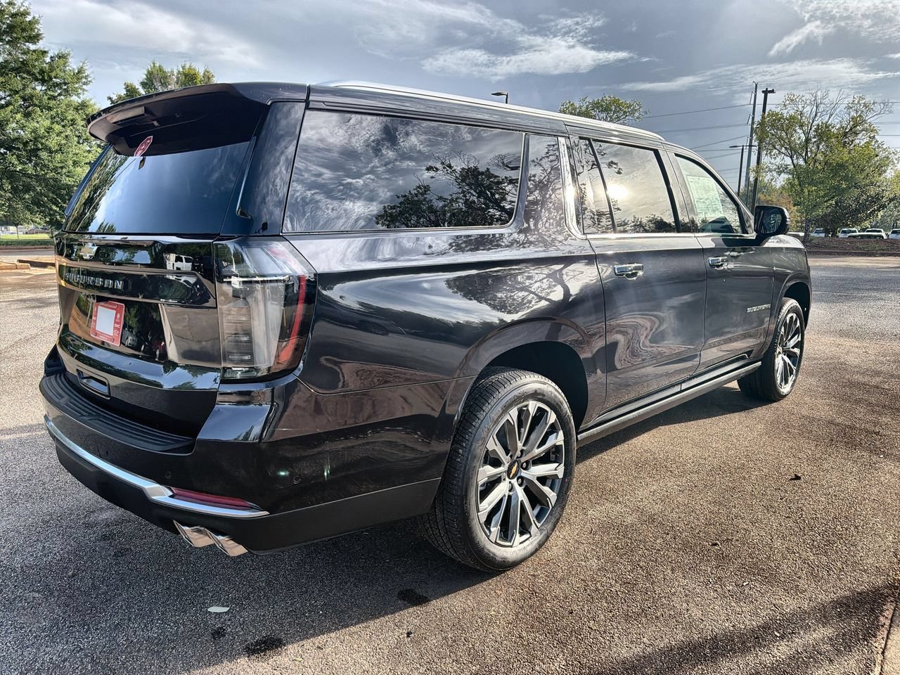 2026 Chevrolet Suburban High Country - Photo 8