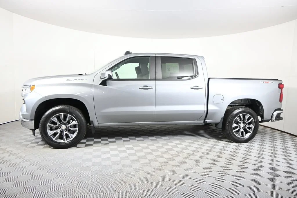 Used 2023 Chevrolet Silverado 1500 LT with VIN 1GCPDKEK2PZ220433 for sale in Forest Lake, Minnesota