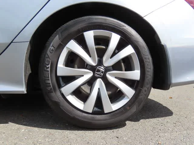 2025 Honda Civic LX - Photo 8