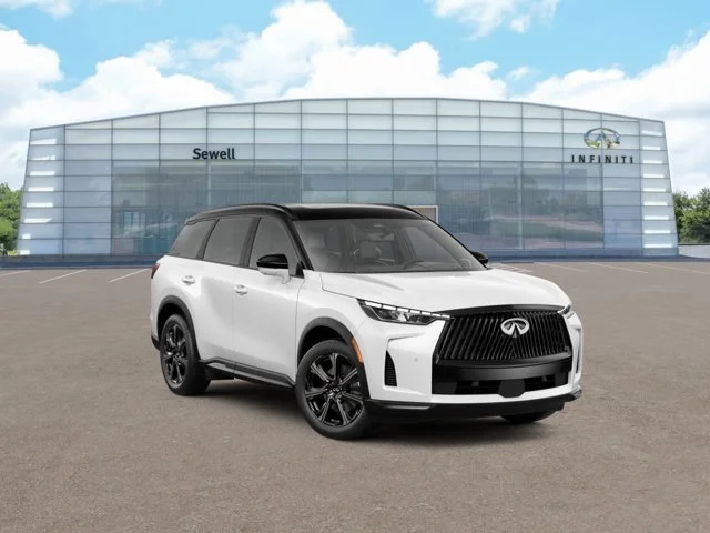 New 2027 2T RAD WHT INFINITI Autograph AWD image 4