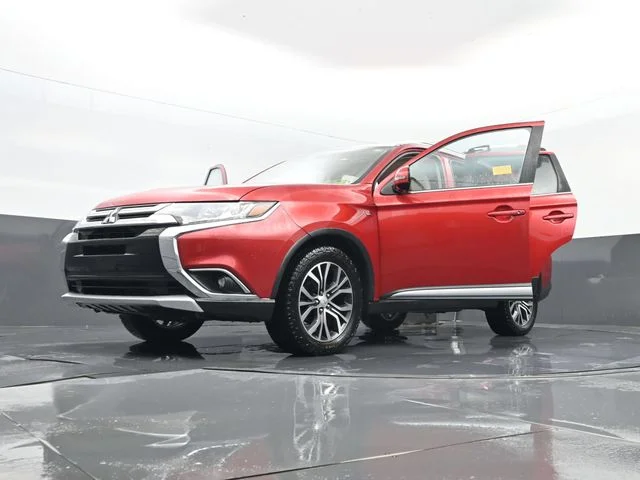 Used 2018 Red Mitsubishi GT image 35