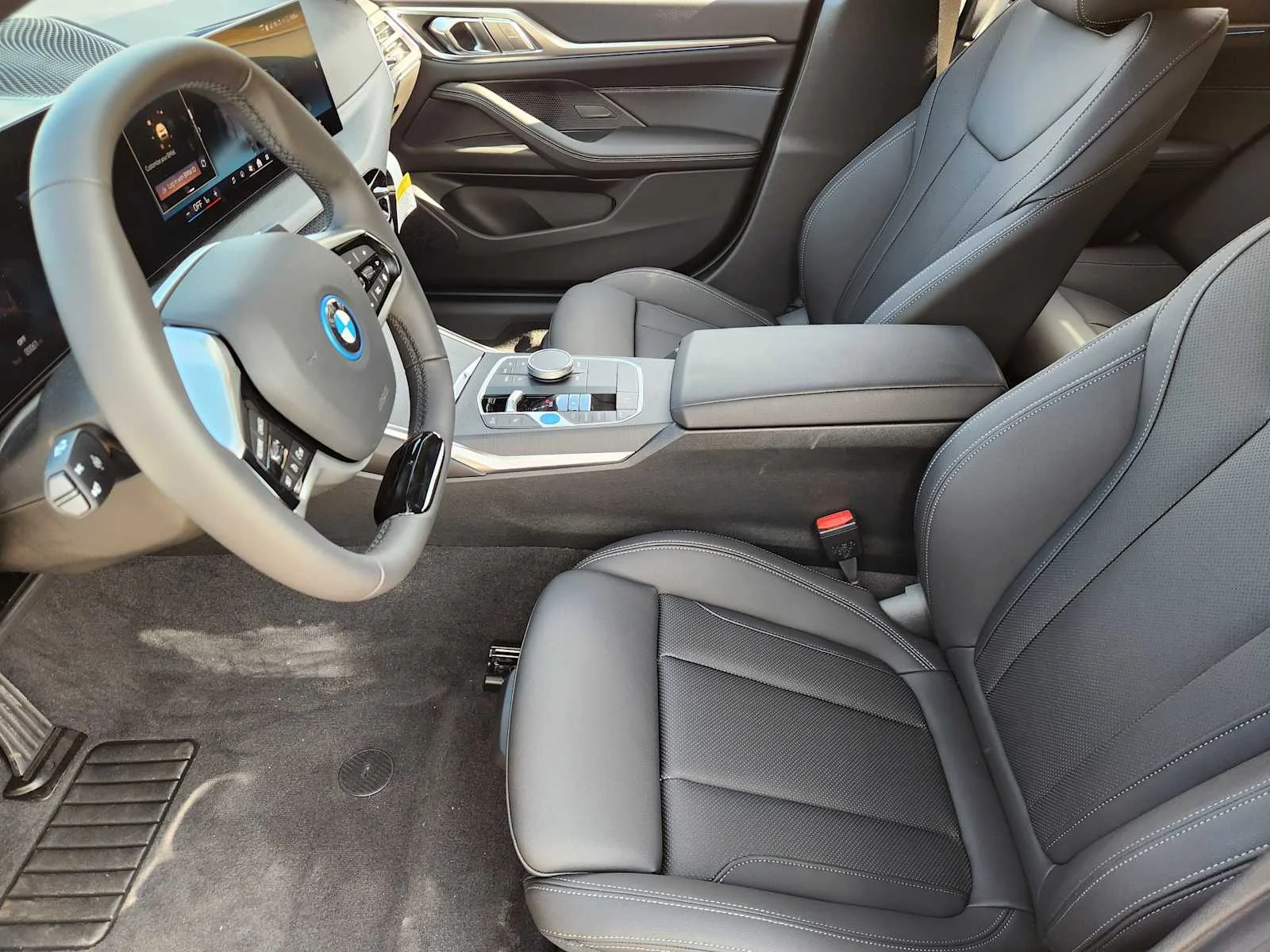 New 2026 Black Sapphire Metallic BMW xDrive40 image 4