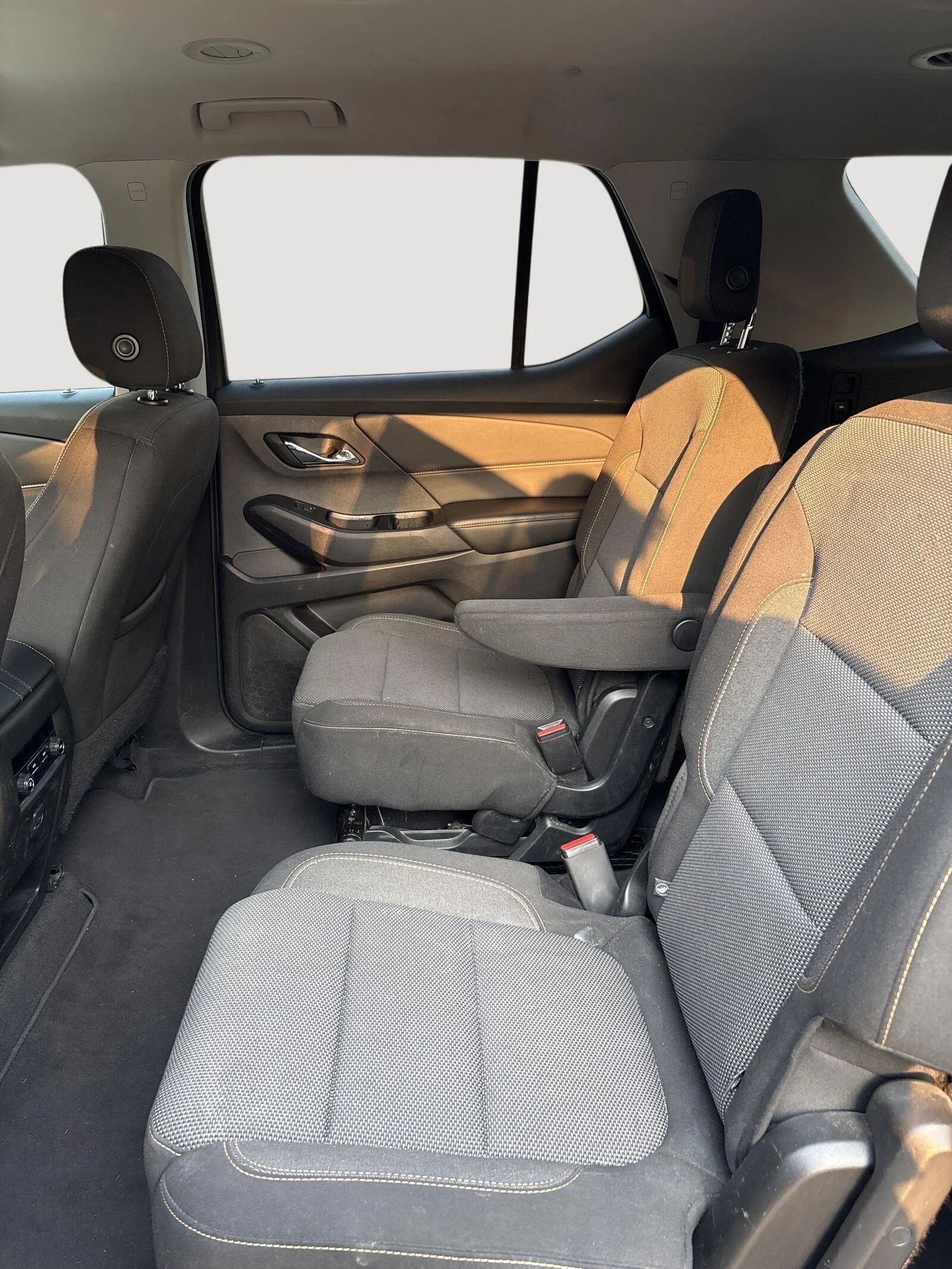 Used 2018 MOSAIC BLACK METALLIC Chevrolet LT Cloth image 3