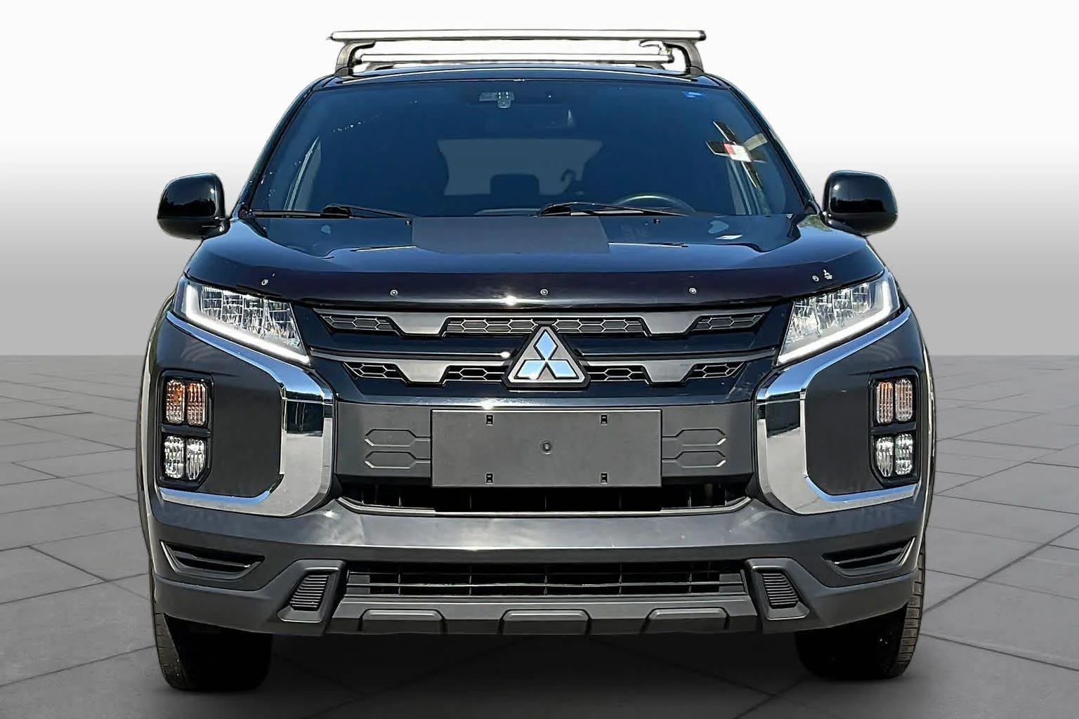 Used 2024 Labrador Black Pearl Mitsubishi Trail Edition image 4