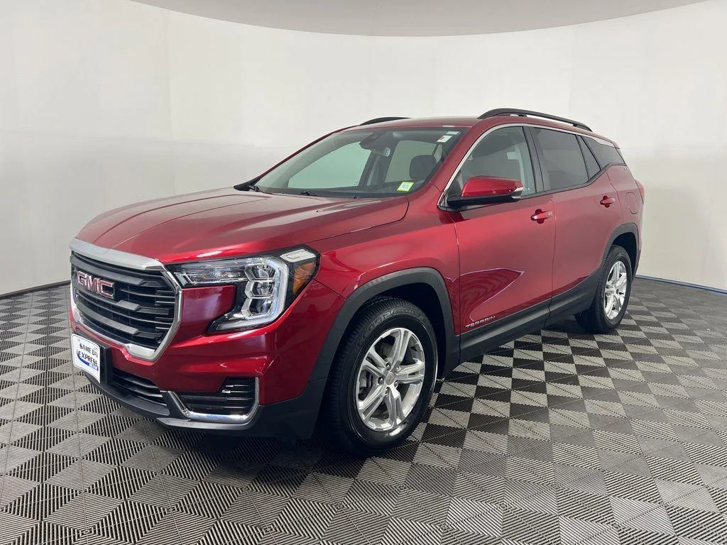 Used 2023 Volcanic Red Tintcoat GMC SLE image 28