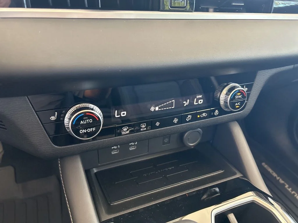 New 2026 Silver Mitsubishi SE 1.5T 2WD image 45
