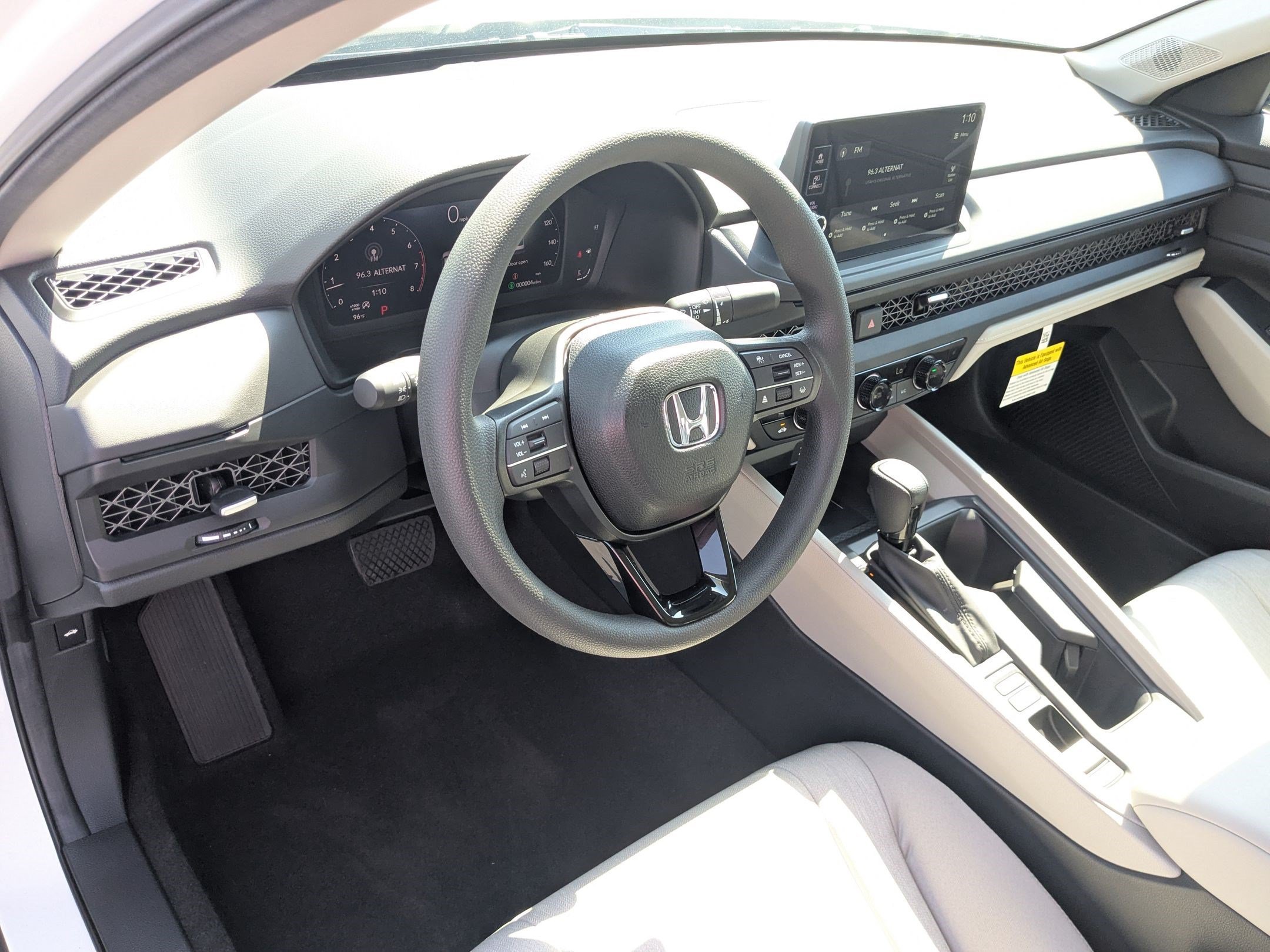 New 2026 Platinum White Pearl Honda SE image 12