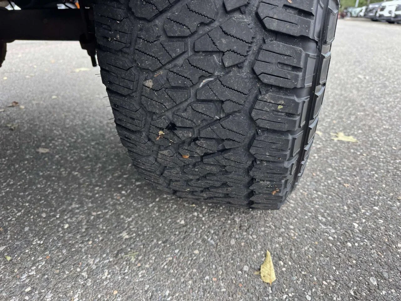 Used 2017 Shadow Black Ford XL image 11