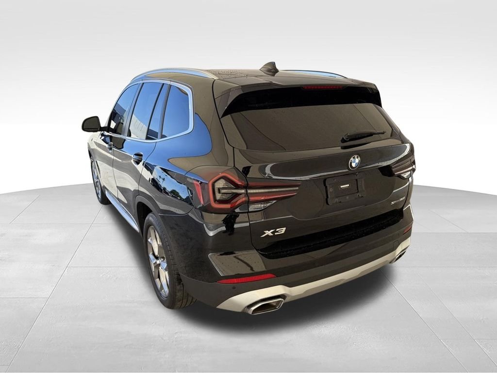 Used 2022 Jet Black BMW sDrive30i image 9