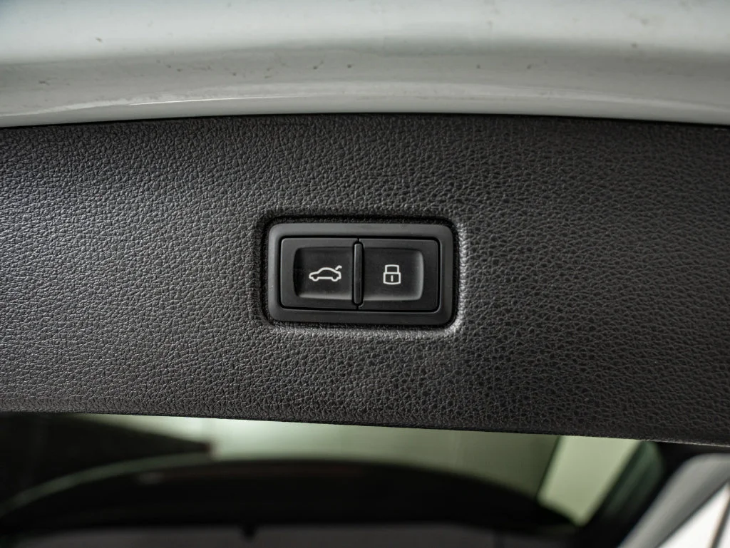 Used 2025 Glacier White Metallic Audi 55 Premium Plus image 39