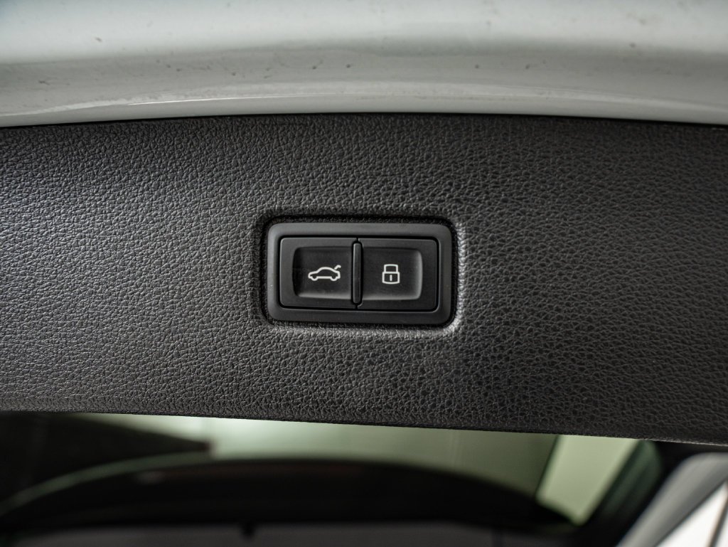 Used 2025 Glacier White Metallic Audi 55 Premium Plus image 39