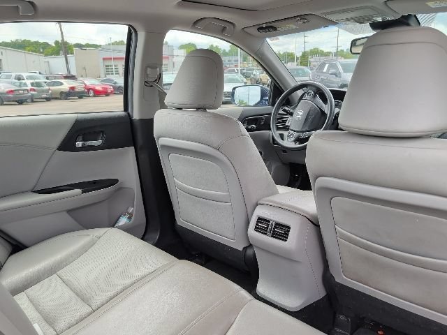 Used 2013 Still Night Pearl Honda EX-L image 17