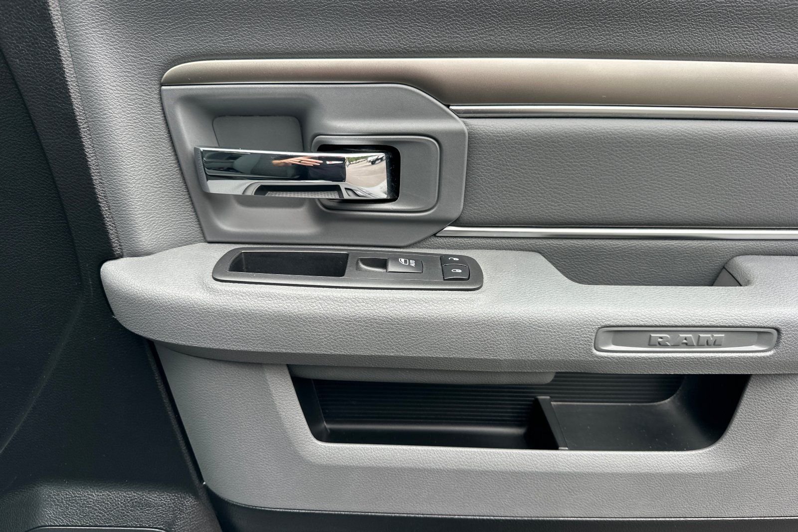 Used 2018 White Ram SLT image 19