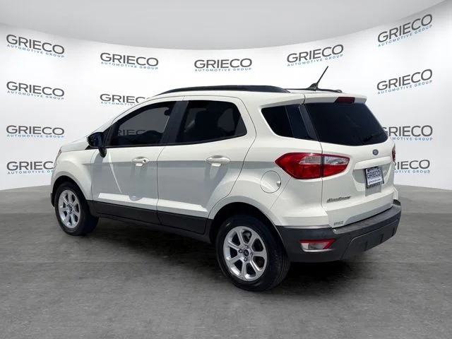 Used 2021 White Ford SE image 5