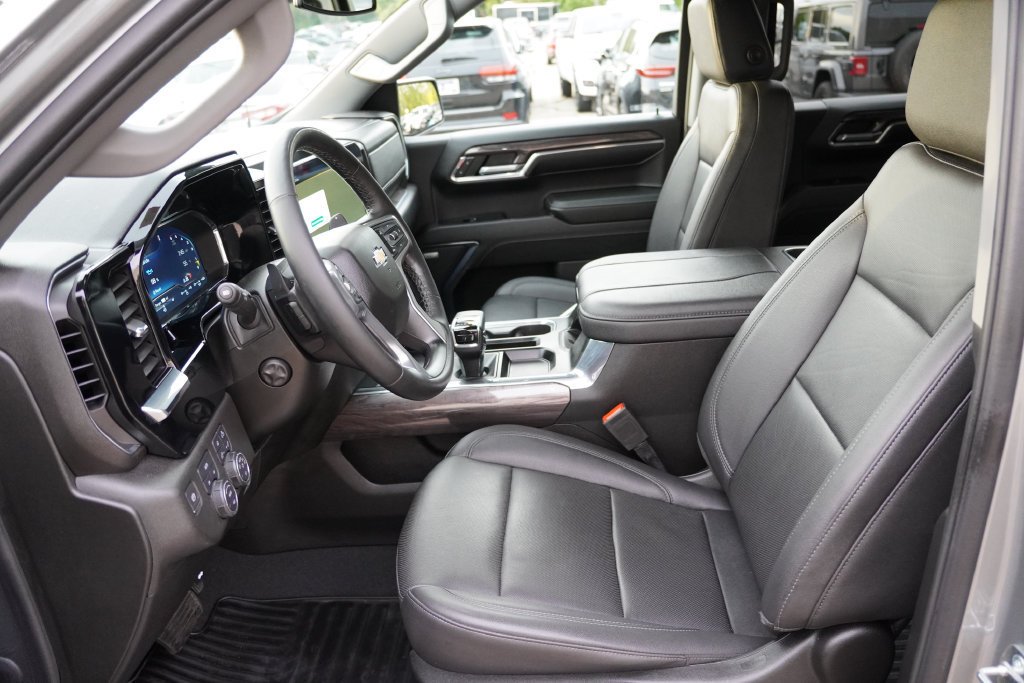 2024 Chevrolet Silverado 1500 LTZ - Photo 15
