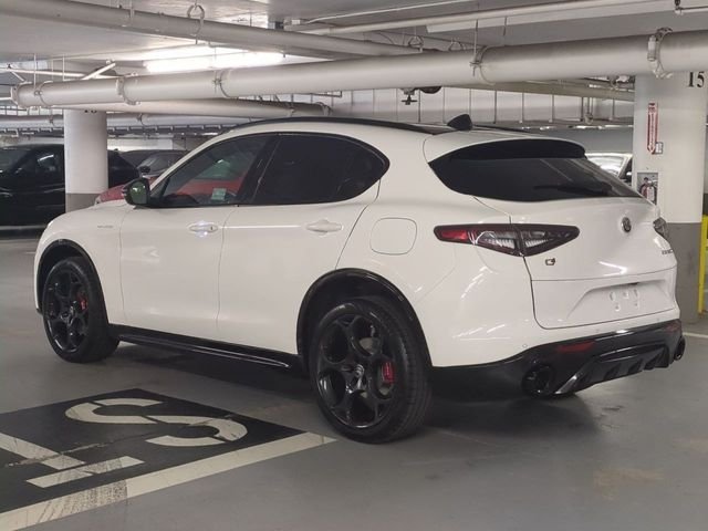 New 2026 Milano White Exterior Paint Alfa Romeo Veloce image 5