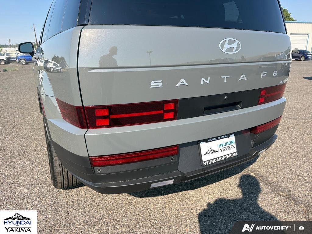 New 2026 Hampton Gray Hyundai SE image 11