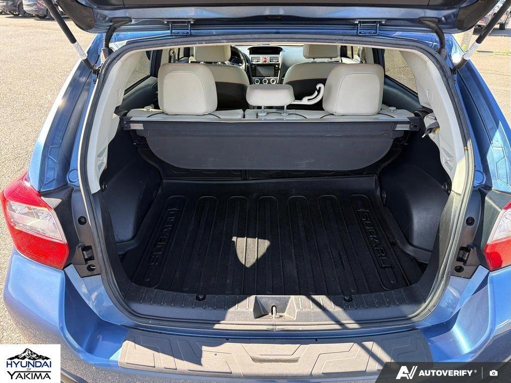 Used 2017 Quartz Blue Pearl Subaru Limited image 12