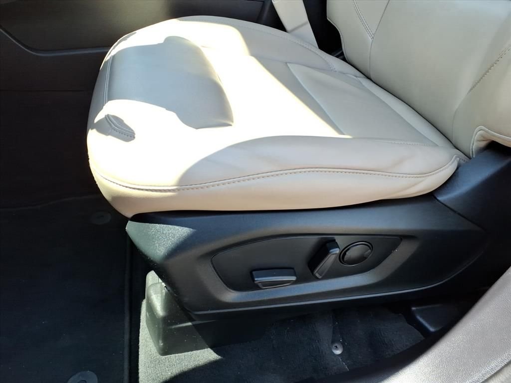 Used 2022 Black Ford XLT image 18