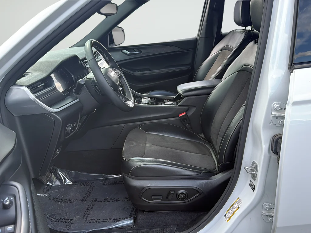 Certified Used 2023 White Jeep Altitude image 10